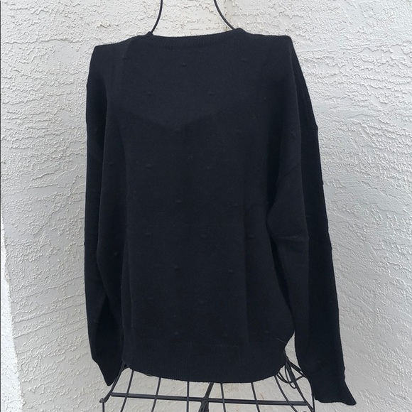 Kendall + Kylie Women’s Crew Neck Sweater - Picture 8 of 9